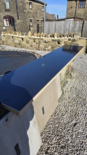 Gloss black granite effect - gloss,